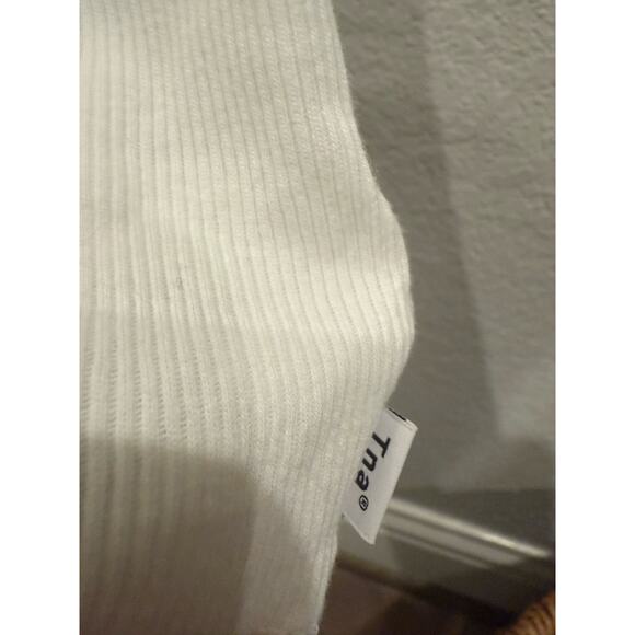 TNA Aritzia cropped top - Picture 4 of 5